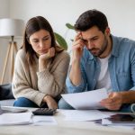 Bail à deux noms mais séparation caf : comment gérer le logement et les aides ?