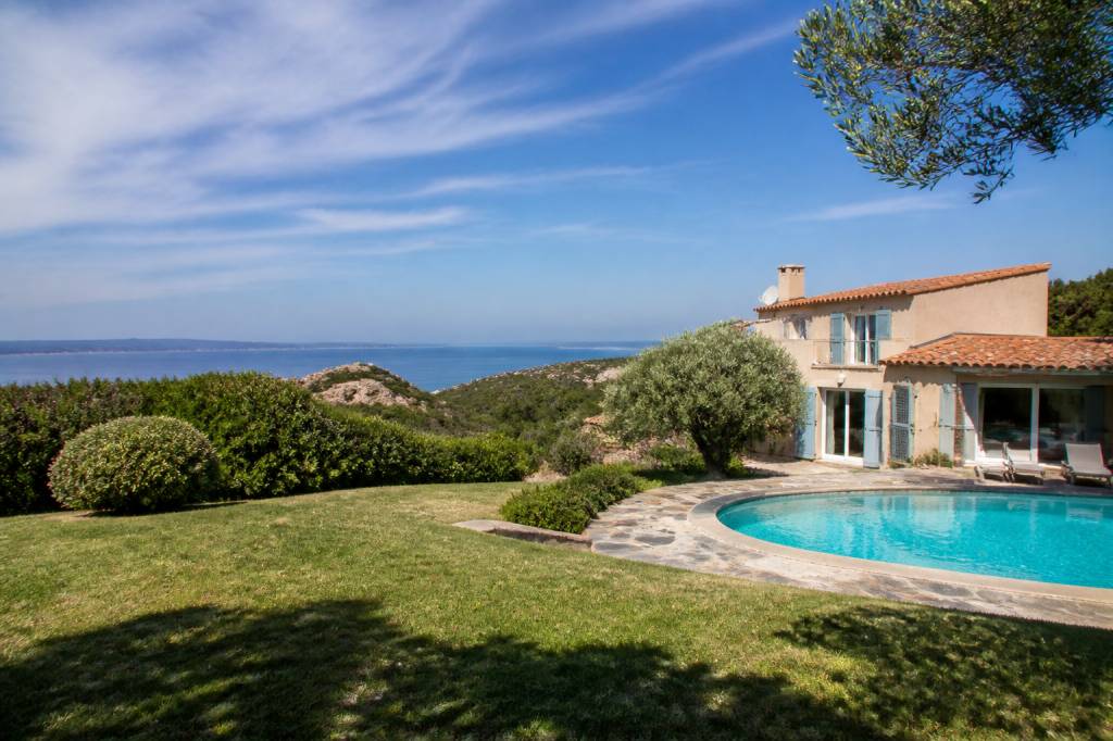 Acheter une maison secondaire : fiscalité, financement et conseils pour réussir son investissement